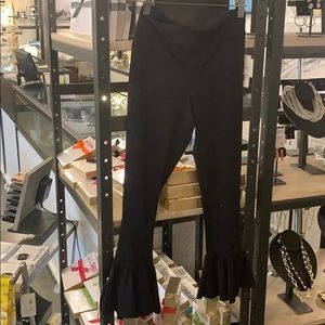 NWT NO FLAWS! Ruffle bottom yoga pants
